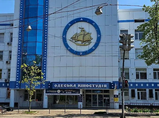 на французском бульваре возле моря и института филатова! *