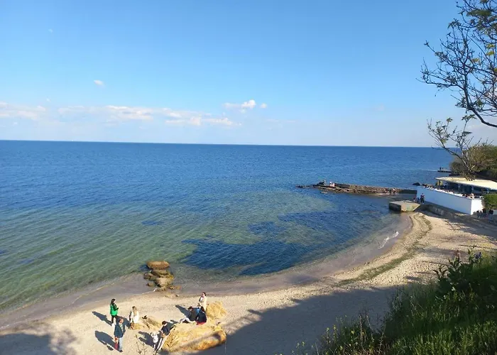 на французском бульваре возле моря и института филатова! Odessa